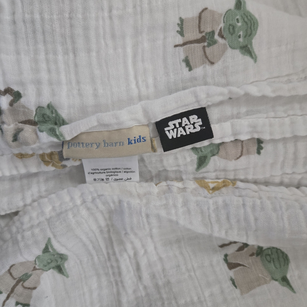 Pottery Barn Kids Yoda Muslin Bib in White, Green, Tan